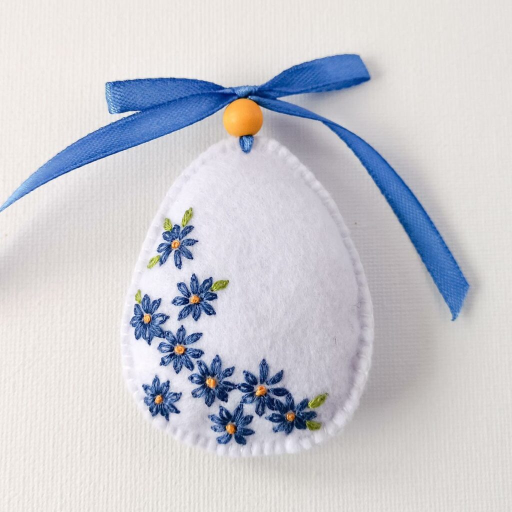 IMG 20200327 152817 - etmdesigns.eu - Easter Egg felt decoration with Daisies - 14 https://etmdesigns.eu/tag/sustainable-crafts/ -